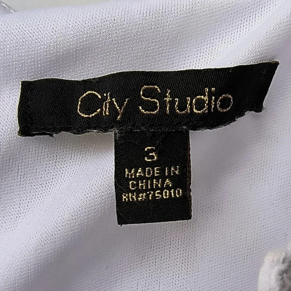 City Studio Lacy White Embossed Feminine Romantic Girly Juniors Dress, Size 3 - Picture 3 of 7